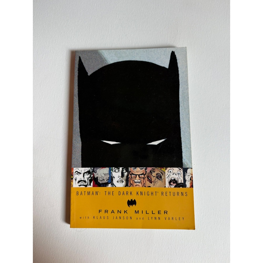 Batman The Dark Knight Returns Frank Miller DC Comics Graphic Novel TPB 2002